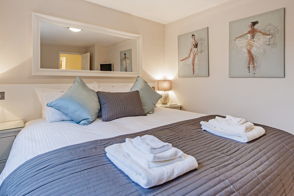 Hedgemead Court luxury self-catering apartment in Bath city centre - Second Bedroom